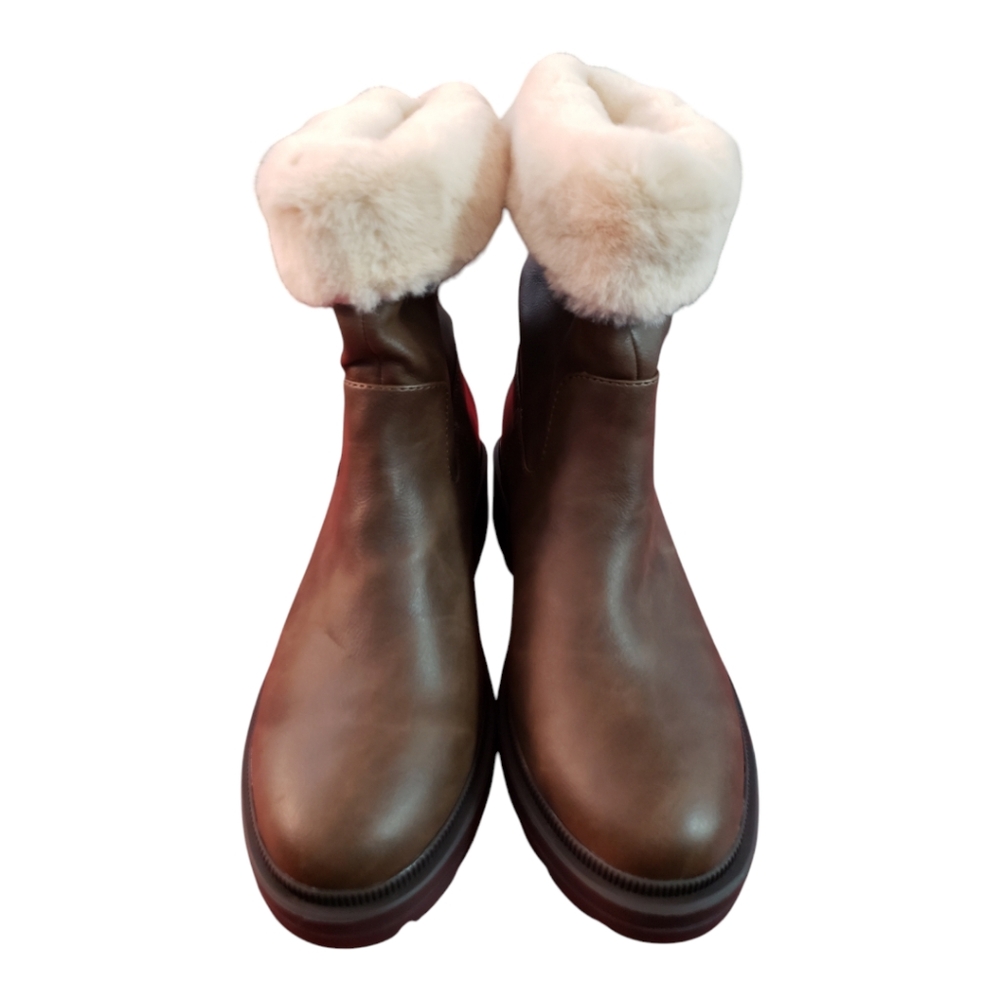 Brown Leather Boots with Cream Fur Lining